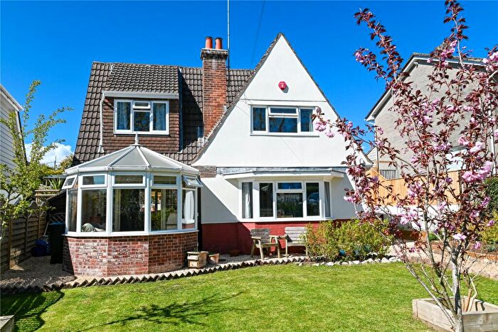 3 Bedroom Detached House For Sale In Oak Road, Ashley, New Milton, Hampshire, BH25
