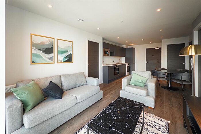 2 Bedroom Apartment To Rent In Embankment Exchange, M3