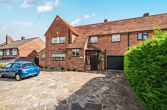 4 Bedroom Semi-Detached House For Sale In St. Pauls Wood Hill, Orpington, BR5