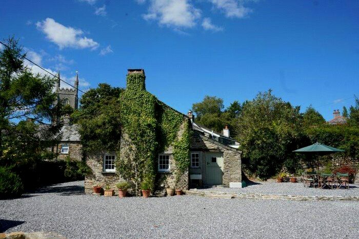 2 Bedroom End Of Terrace House For Sale In North Hill, Launceston, PL15