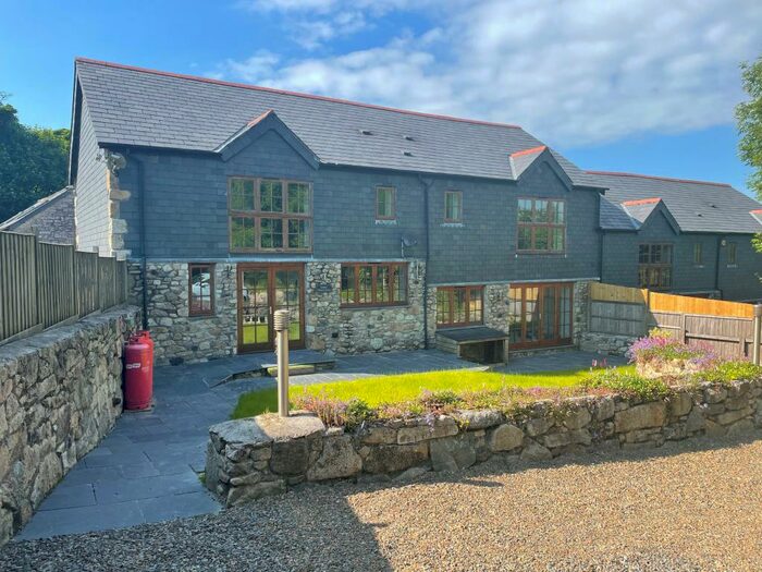 4 Bedroom Barn Conversion To Rent In Roche, PL26