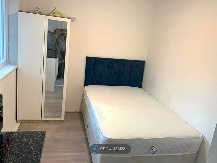 Studio To Rent In Tresham Crescent, London, NW8