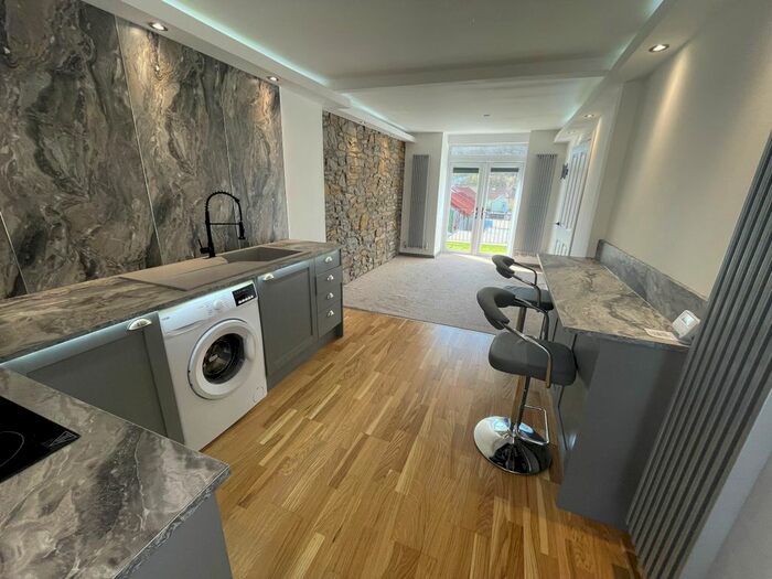 1 Bedroom Flat To Rent In Bute Street, Treorchy, CF42