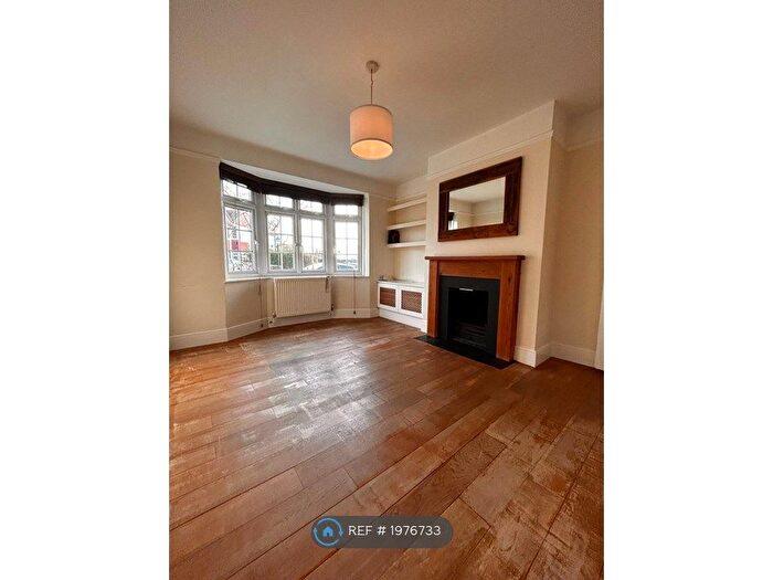 2 Bedroom Maisonette To Rent In Brightman Road, Earlsfield, London, SW18