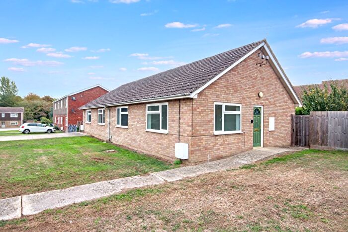2 Bedroom Bungalow For Sale In Cranfield Way, Buckden, St. Neots, PE19