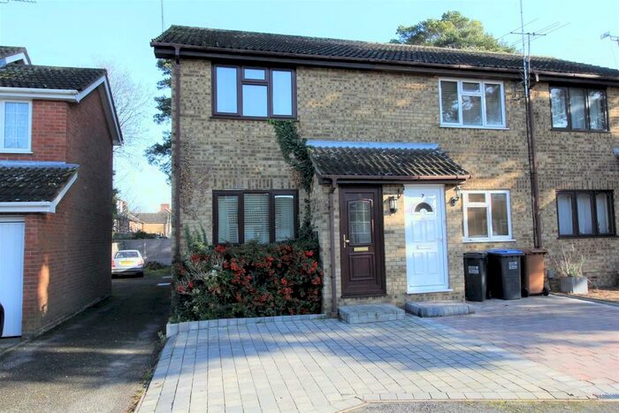 2 Bedroom End Of Terrace House To Rent In Welham Manor, Welham Green, AL9