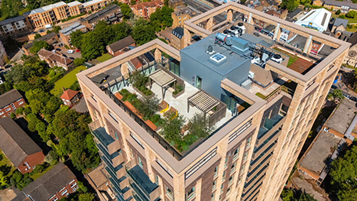 2 Bedroom Apartment For Sale In Upper East, Bromley-by-Bow, E3