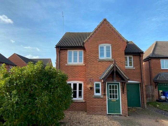 3 Bedroom Detached House To Rent In Diswell Brook Way, Deanshanger, Milton Keynes, Northamptonshire MK19