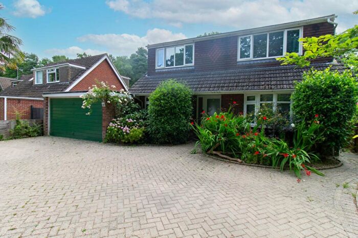 4 Bedroom Detached House To Rent In Burnside, Fleet, GU51