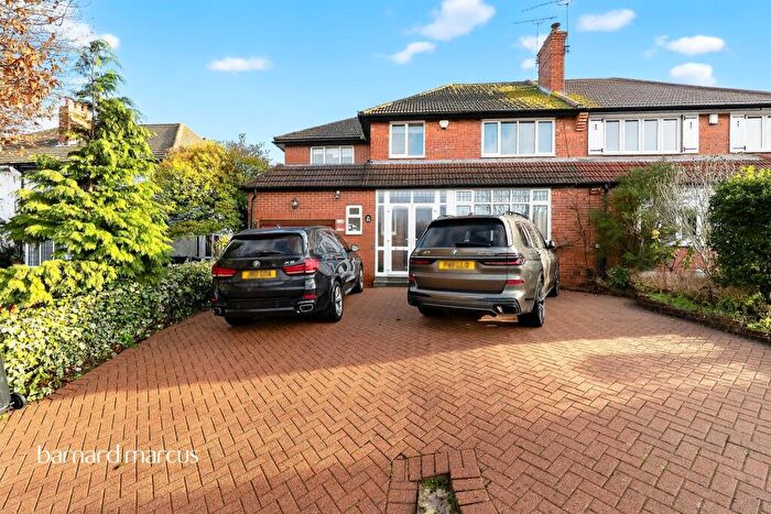 4 Bedroom Semi Detached House For Sale In Farley Road, South Croydon, CR2