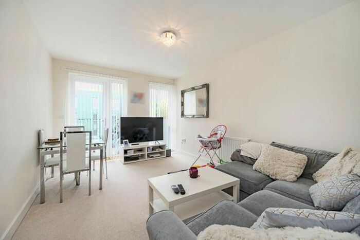 2 Bedroom Flat To Rent In Guardian Avenue, Colindale, London, NW9