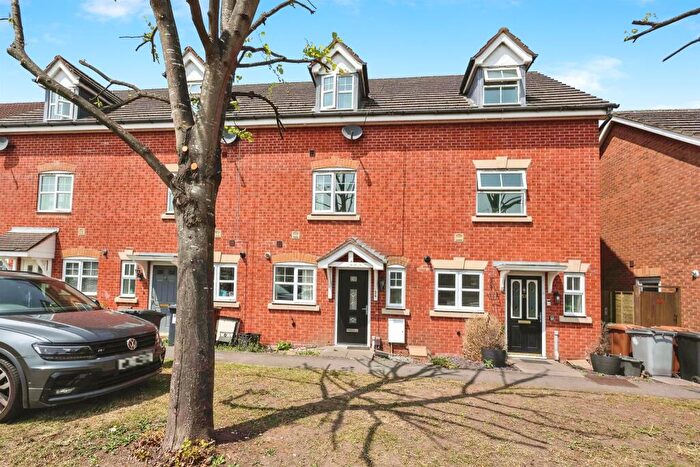 3 Bedroom House To Rent In Hawksworth Crescent, Chelmsley Wood, Birmingham, B37