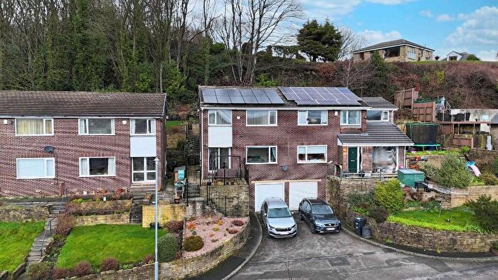 3 Bedroom Semi-Detached House For Sale In Lane Ends Green, Hipperholme, HX3
