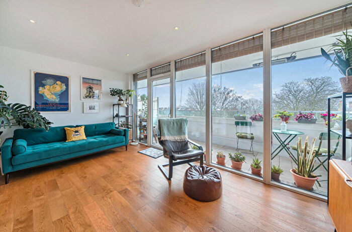 3 Bedroom Penthouse For Sale In Belmont Park, London, SE13