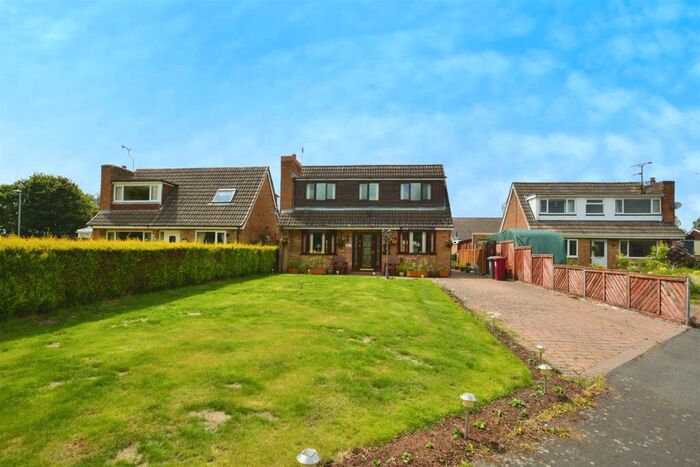 3 Bedroom Detached House For Sale In Dorset Close West, Burton-Upon-Stather, DN15