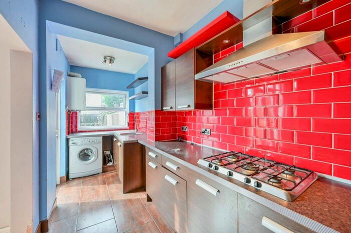 4 Bedroom Flat To Rent In Dalmeny Avenue, Norbury, London, SW16