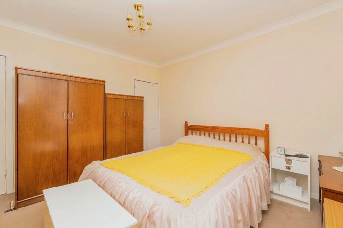 2 Bedroom Semi-Detached House For Sale In Shirley Park Road, Southampton, Hampshire, SO16