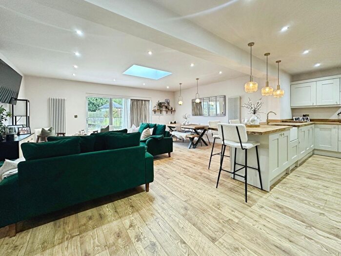 3 Bedroom Detached Bungalow For Sale In Barry Drive, Kirby Muxloe, LE9