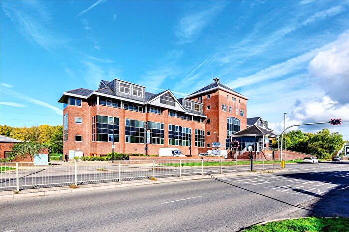 2 Bedroom Flat For Sale In Ladymead, Guildford, Surrey, GU1