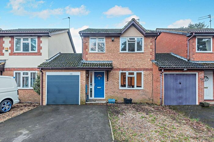3 Bedroom Terraced House For Sale In Juniper Close, Whitehill, Bordon, GU35