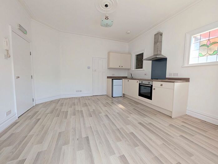 1 Bedroom Flat To Rent In Melrose Avenue, London, NW2