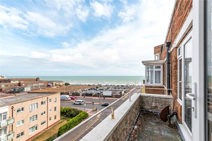 3 Bedroom Apartment For Sale In Kingsway, Hove, East Sussex, BN3