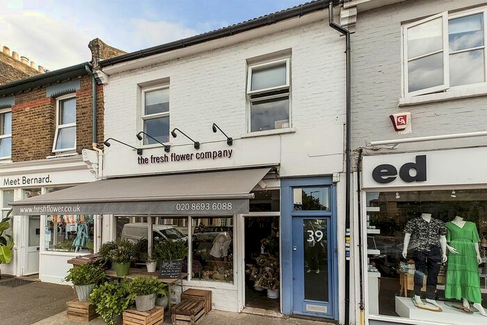 2 Bedroom Flat To Rent In North Cross Road, London, SE22