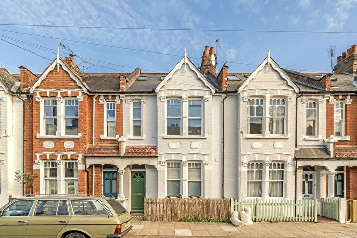 3 Bedroom Property To Rent In Thorpebank Road, London, W12