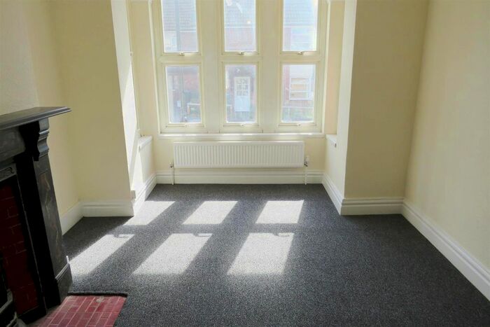 3 Bedroom Property To Rent In Ampthill Road, Southampton, SO15