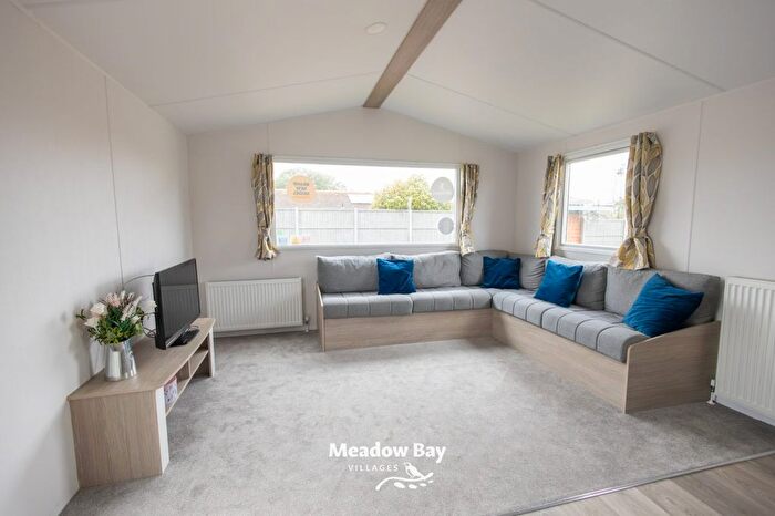 3 Bedroom Park Home For Sale In Plough Road, Minster On Sea, Sheerness, ME12