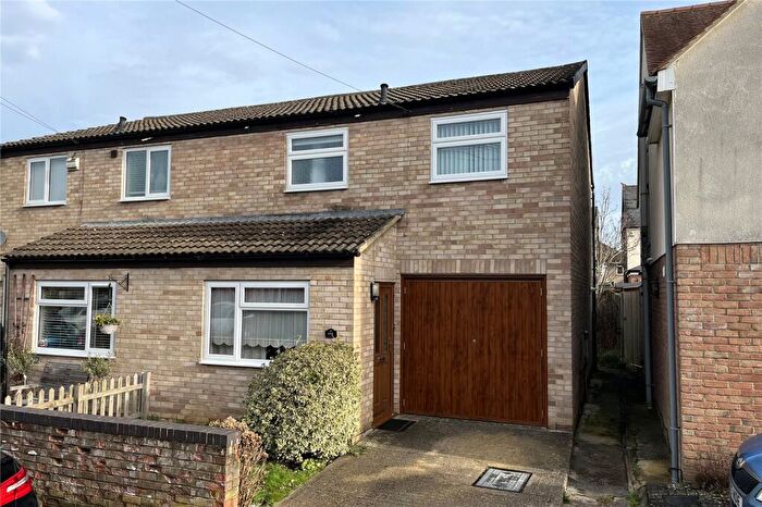 3 Bedroom Semi Detached House For Sale In Ferry Road, Marston, Oxford, OX3