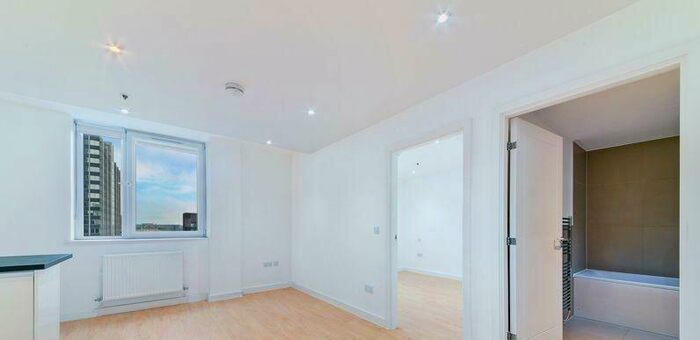 1 Bedroom Flat To Rent In Sydenham Road, South Croydon, Surrey, CR0