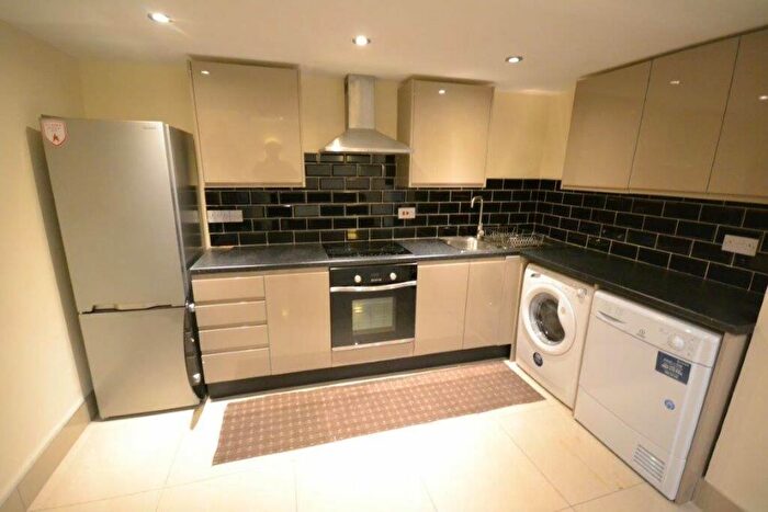 3 Bedroom Flat To Rent In St James Road, Leicester, LE2