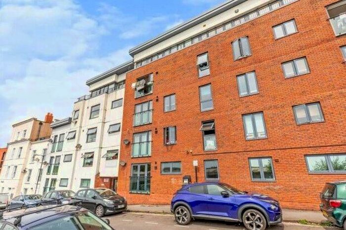 1 Bedroom Flat To Rent In Waterloo Road, Bristol, BS2