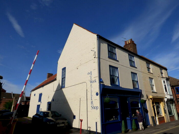 2 Bedroom Flat To Rent In Flat, Queen Street, LN11