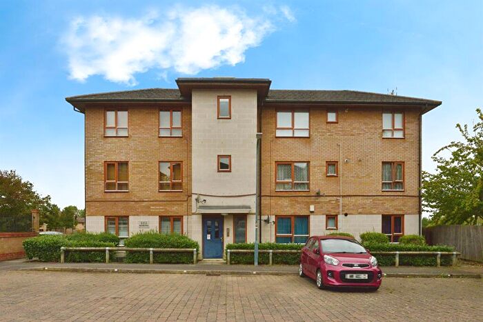 2 Bedroom Flat For Sale In Reynolds Place, Grange Farm, Milton Keynes, MK8