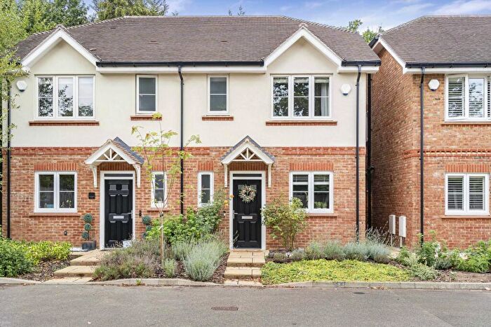 3 Bedroom Semi-Detached House For Sale In Denton Close, Ash Vale, Surrey, GU12