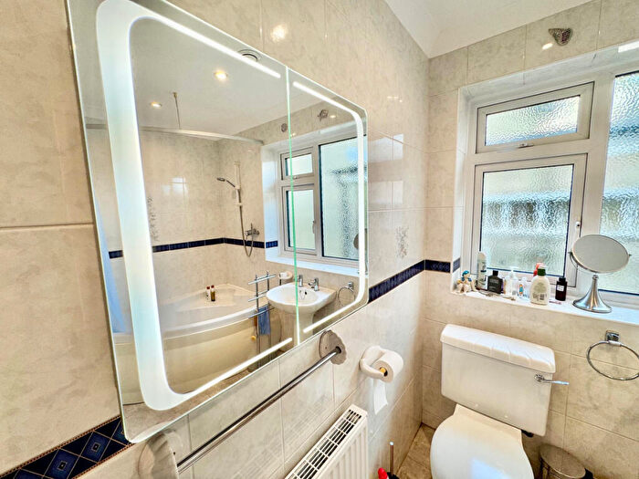 1 Bedroom Detached House To Rent In Keymer Crescent, Worthing, BN12