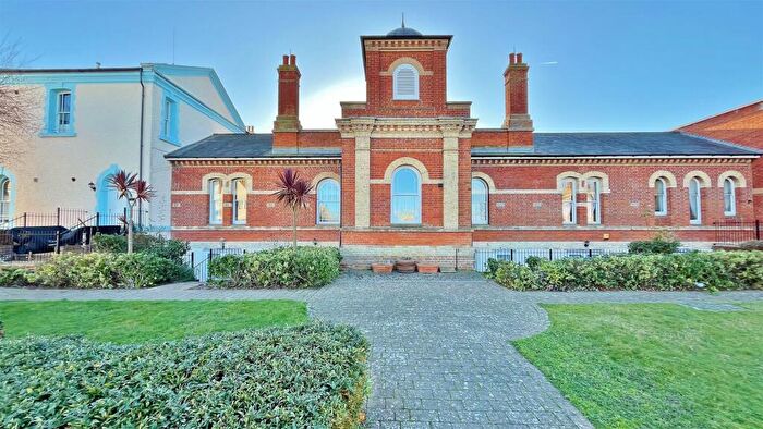 2 Bedroom Flat For Sale In Woodberry Way, Walton-on-the-Naze, Essex, CO14