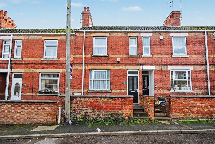 3 Bedroom Terraced House For Sale In Eastfield Road, Irthlingborough, NN9
