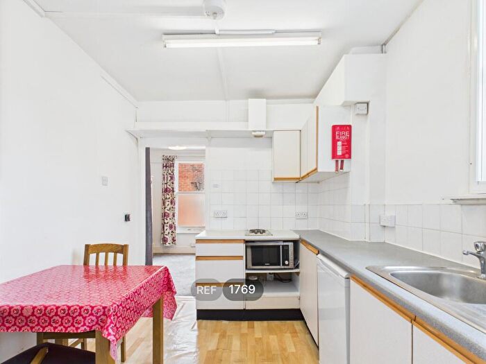 Studio To Rent In Mersea Road, Colchester, CO2