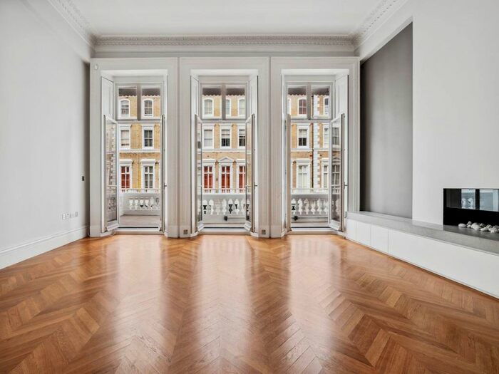 3 Bedroom Flat To Rent In Onslow Gardens, London, SW7