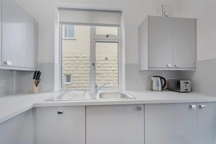 4 Bedroom Semi-Detached House To Rent In Station Road, Filton, Bristol, BS34