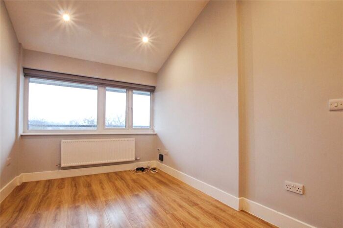 1 Bedroom Apartment To Rent In London Road, Bracknell, RG12