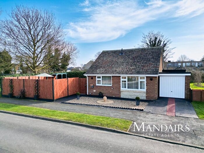 2 Bedroom Detached Bungalow For Sale In Minster Drive, Cherry Willingham, Lincoln, LN3