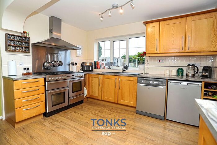 5 Bedroom Detached House For Sale In County Park Avenue, Halesowen, B62