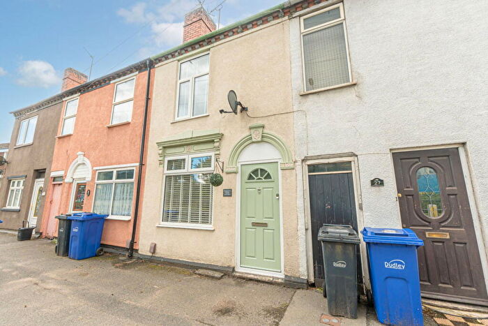 2 Bedroom Terraced House For Sale In Dudley Road, Halesowen, B63