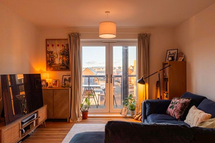 2 Bedroom Flat For Sale In Rhodri Morgan Way, Cardiff, CF11