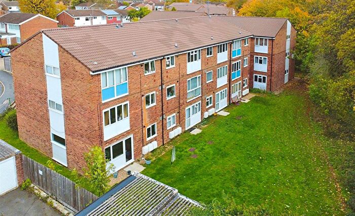 2 Bedroom Flat For Sale In Kimpton Close, Hemel Hempstead, HP2