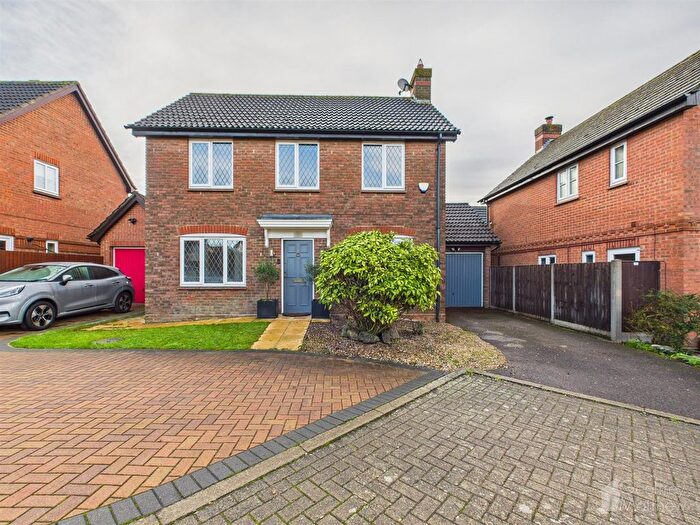 3 Bedroom Detached House For Sale In Pilkingtons, Harlow, CM17